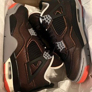 Jordan 4 Starfish